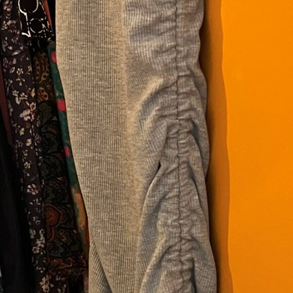 Lulus' Bodycon Gray Tank Dress Rib Knit w/Ruched Sides (Sz Med fits like a Sm) - Picture 7 of 8